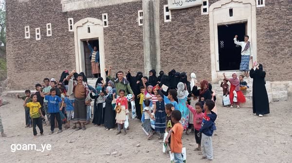 طلاب المركز الصيفي بمدرسة الثورة يزورون متحف قلعة زبيد التاريخية